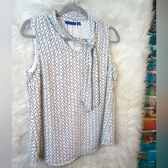 Apt 9 White and Black Chain Print V-Neck Sleeveless Top Size M - Picture 3 of 8